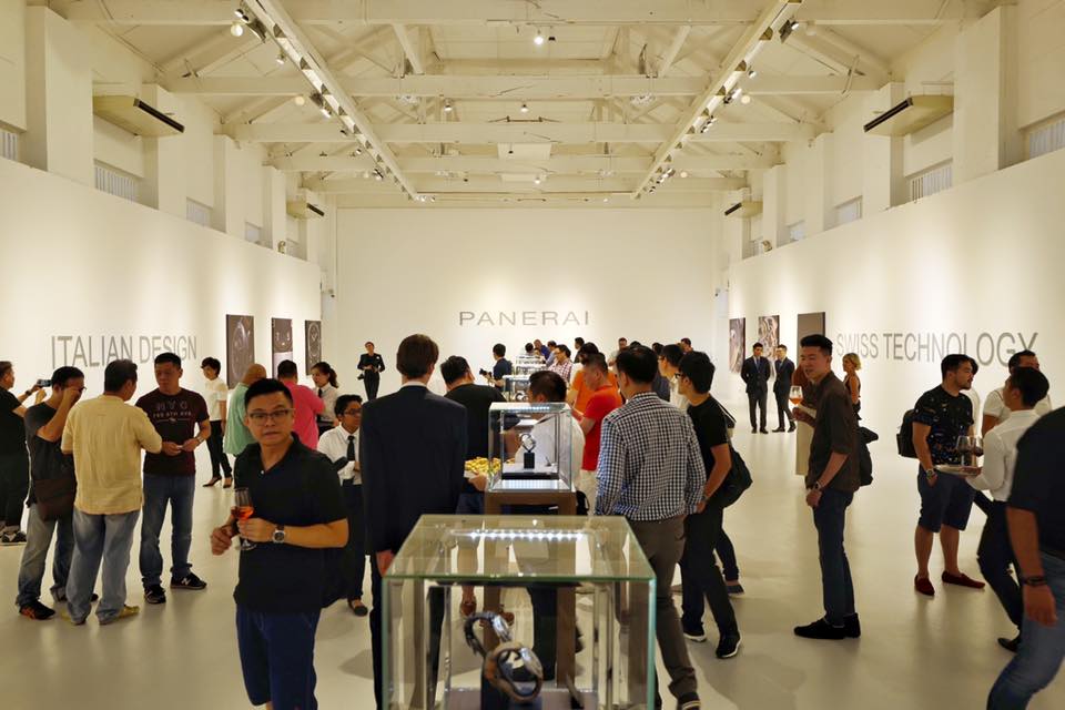 vintrines in the middle with special watches